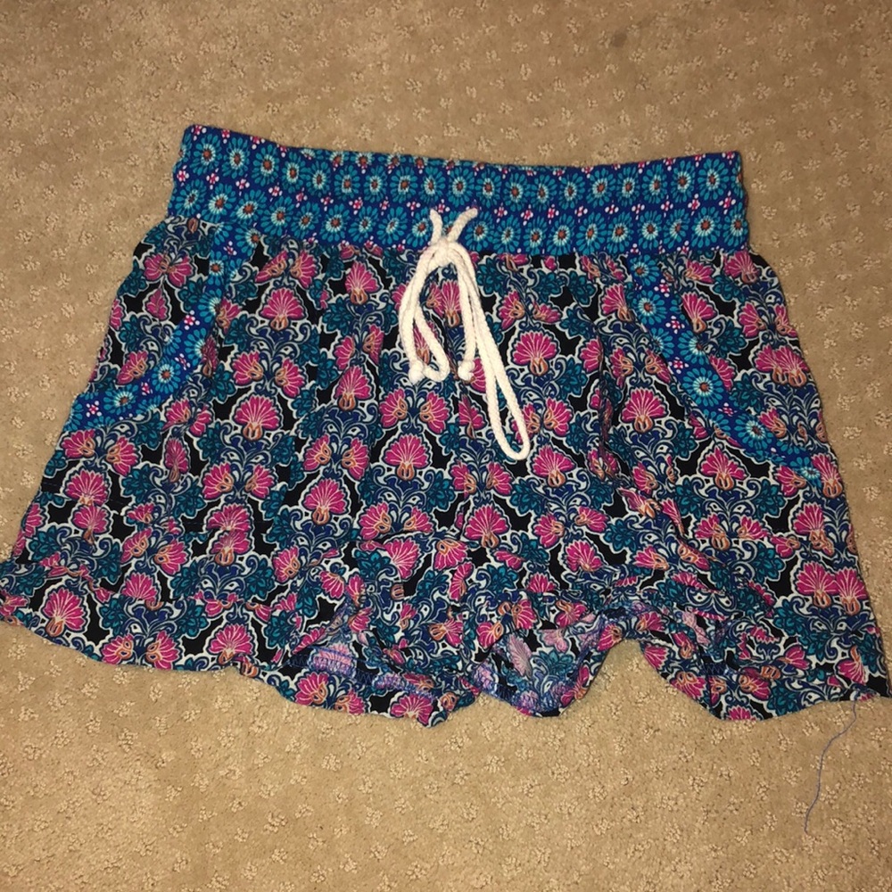 lily white flowy shorts